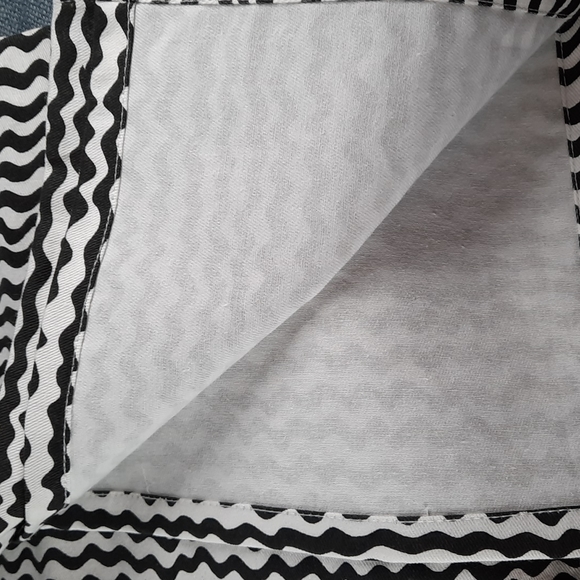 Contemporary Cotton Kitchen Dish Towel Printed Black White Urban Design - Picture 2 of 4